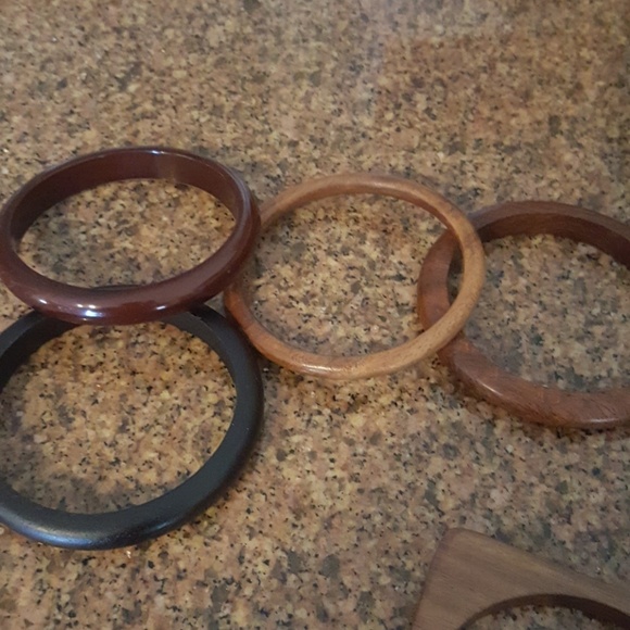 Jewelry - Picture 3 of 3